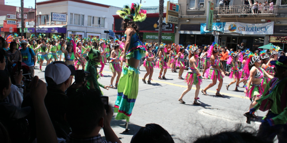 CarnavalStilts.png